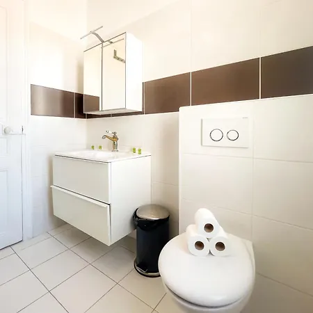 Gambetta Apartment