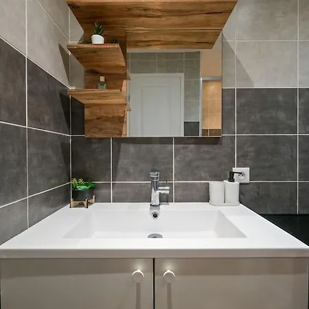80m2 6p Centre *