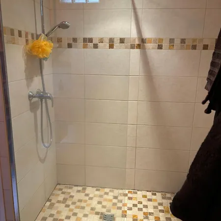 Flora Apartment