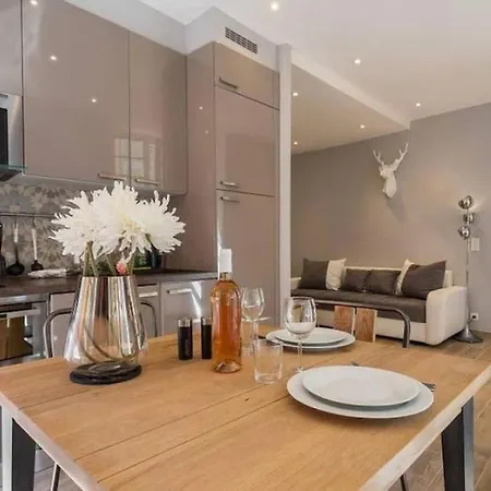 In Old Town - 2min Beach, Restaurant & Bars Apartment