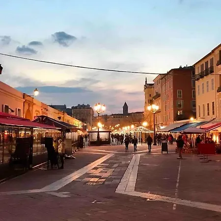 In Old Town - 2min Beach, Restaurant & Bars * Nice
