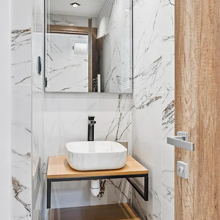 Renting - 8france - Luxury & Comfort Jacuzzi Massena