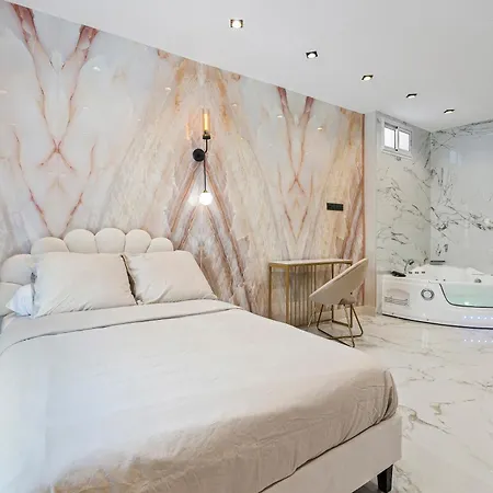 Renting - 8france - Luxury & Comfort Jacuzzi Massena Apartment
