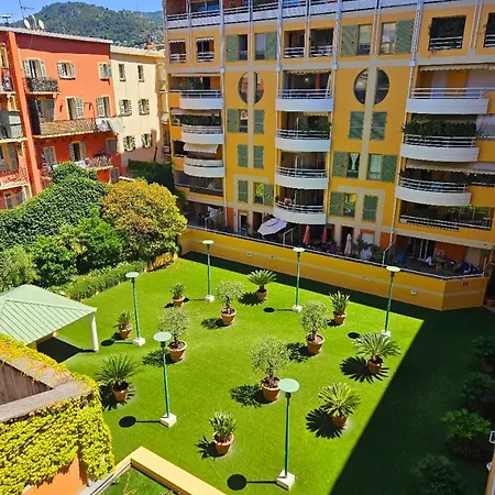 Studio Lumineux En Plein Centre-ville, Avec Terrasse Privee Sur Cour, Situe Place Du Pin Apartment