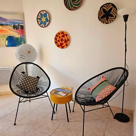Studio Lumineux En Plein Centre-ville, Avec Terrasse Privee Sur Cour, Situe Place Du Pin Apartment