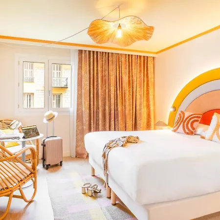 Hotel Apogia 4*