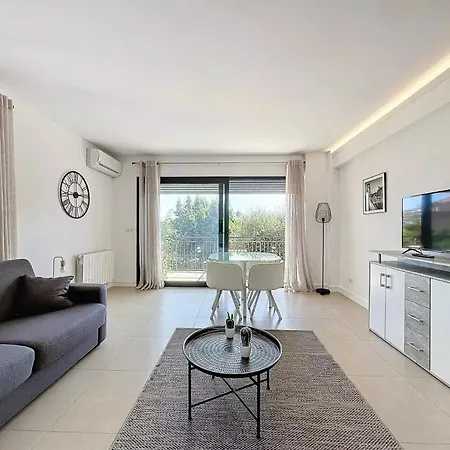 Apartment Les Volets Bleus *