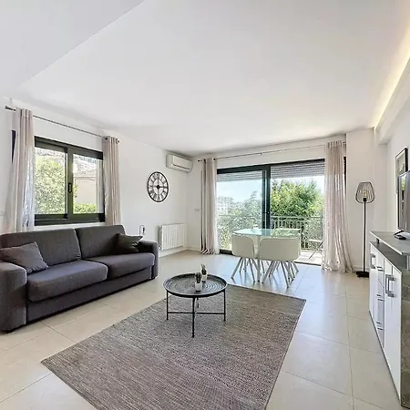 Apartment Les Volets Bleus *