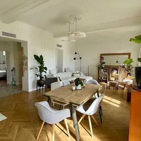Apartment Modern & Bright 2 Bedrooms - City Center *