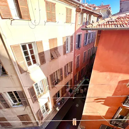 Collet Apartment
