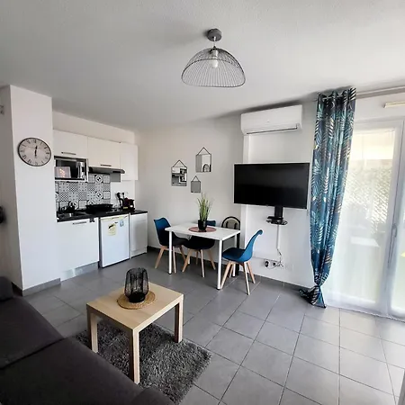 Apartment Beau Studio, Terrasse, Proche Tramway