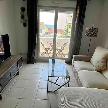 Beau T2 Climatise , 1min A Pied De La Promenade Des Apartment