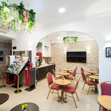 מלון Parisien 3*