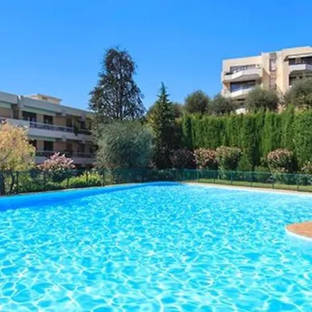 Piscine Climatisation Tennis *