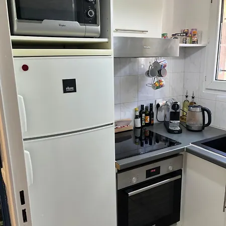 En Rez-de-jardin Apartment *
