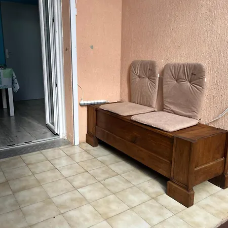 En Rez-de-jardin Apartment Nice
