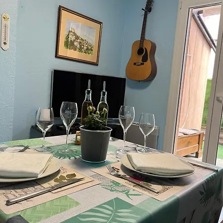 En Rez-de-jardin Apartment *