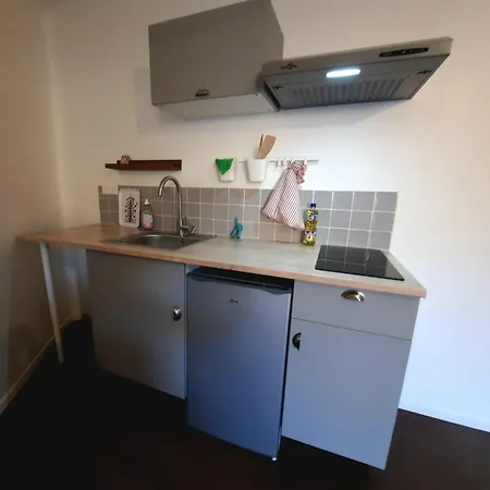 La 1, Climatisee Ac, Cuisine Privee Homestay *