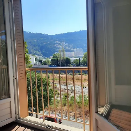 Homestay La 1, Climatisee Ac, Cuisine Privee *