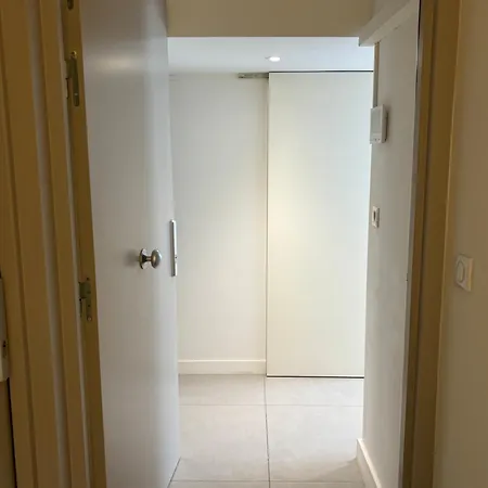 1 Bedroom Flat In Heart Of * Nice