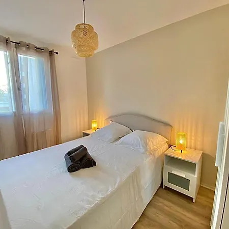 Modern & Cosy 3 Bedrooms Train Tramway Ницца