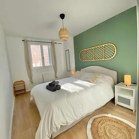 Апартаменты Modern & Cosy 3 Bedrooms Train Tramway *