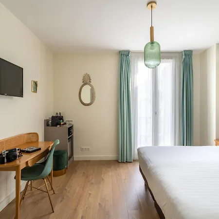 La Promenade Hotel 4*