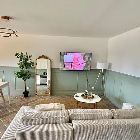 Apartment Modern & Cosy 3 Bedrooms Train Tramway