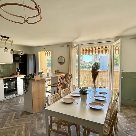 Modern & Cosy 3 Bedrooms Train Tramway Apartment