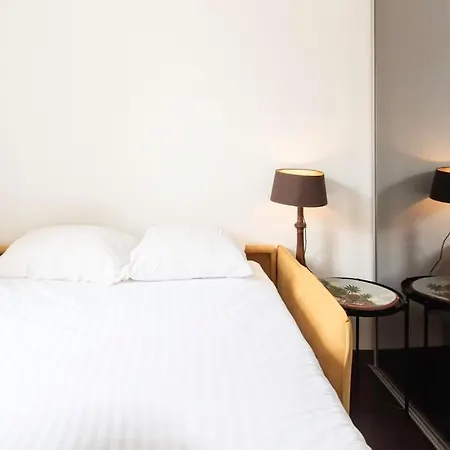 #52 Bonaparte 5 Min To Old Town Balcony & Ac Apartment
