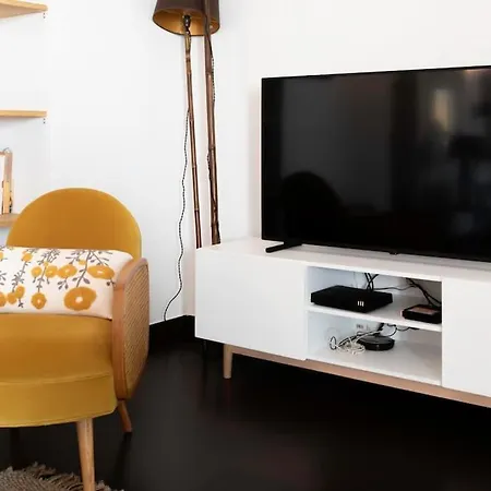 #52 Bonaparte 5 Min To Old Town Balcony & Ac Apartment *