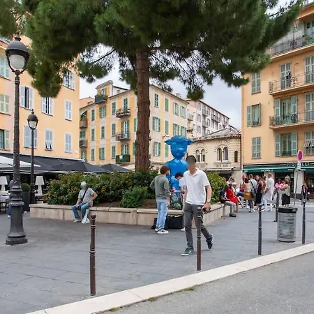 #52 Bonaparte 5 Min To Old Town Balcony & Ac Apartment
