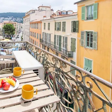 Apartment #52 Bonaparte 5 Min To Old Town Balcony & Ac