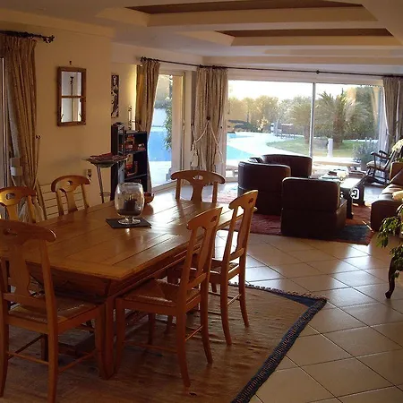 Bed & Breakfast Mas Des Oliviers Nice