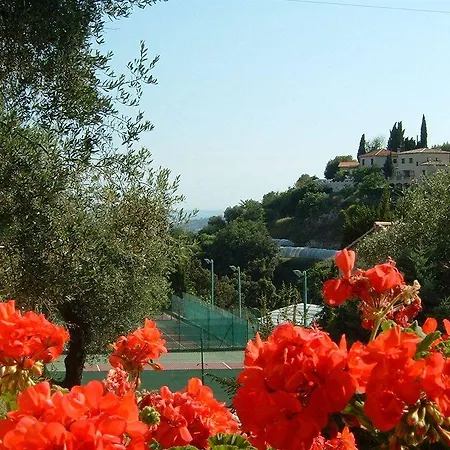 Mas Des Oliviers Bed & Breakfast