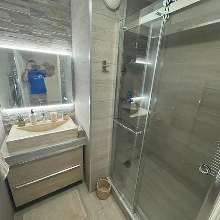 Apartment Elegant With Sea View And Swimming Pool