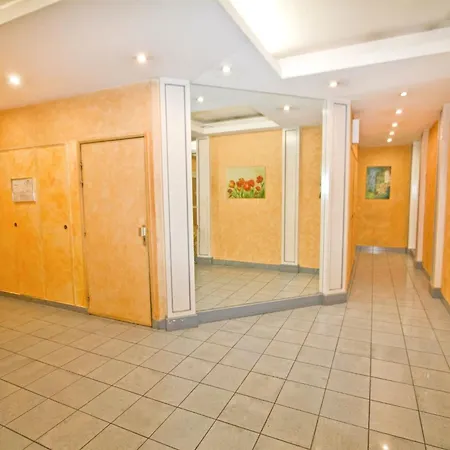 Elegant With Sea View And Swimming Pool Apartment *
