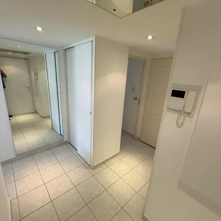 Elegant With Sea View And Swimming Pool Apartment Nice