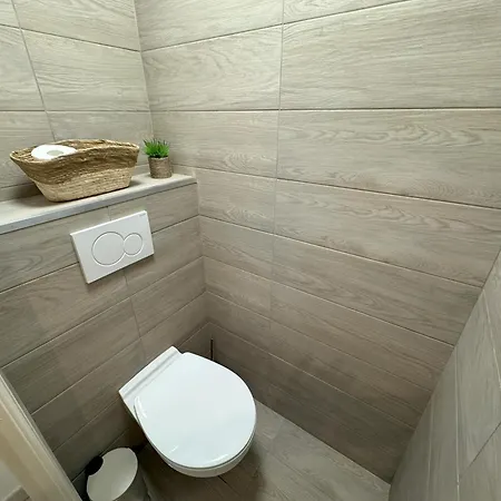 Elegant With Sea View And Swimming Pool Apartment *