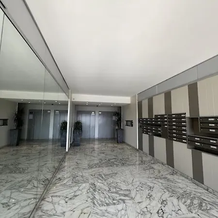 Promenade Apartment *
