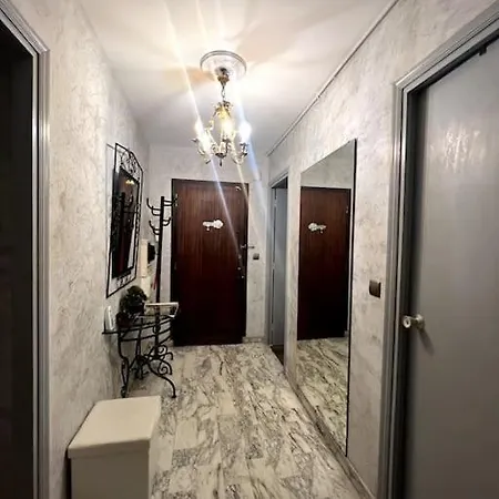 Promenade Apartment *