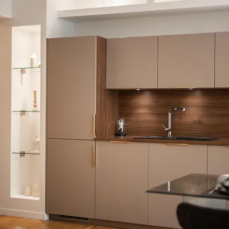 Luxueux, Spacieux Et Equipe A 5 Min Du Port Apartment