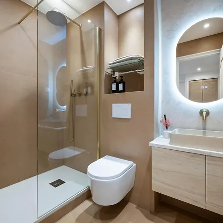 Appartement Luxueux, Spacieux Et Equipe A 5 Min Du Port Nice