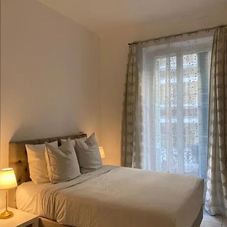 Apartment The French Coastal Retreat By J - Central, 5 Mins To Sea, Tram, Train, Ac, Wifi *