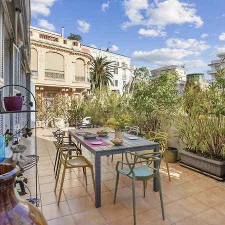 Luxueux Avec Terrasse Et Parking Apartment *