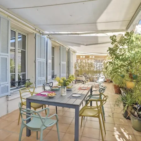 Luxueux Avec Terrasse Et Parking Apartment *