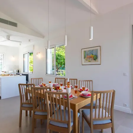 #54 Sea View 4 Bdr Ac Parking 5mins To Port Bbq Nice