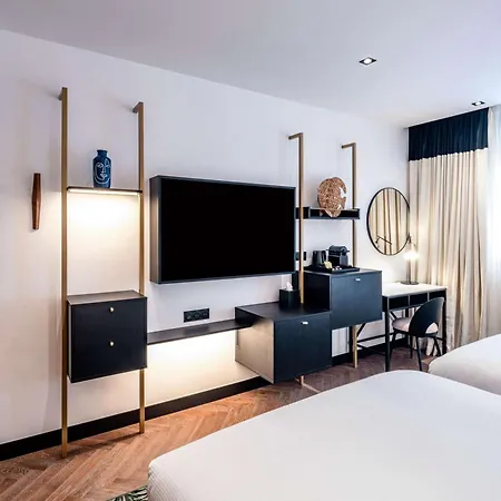 Doubletree By Hilton Centre Iconic Hotel 4*