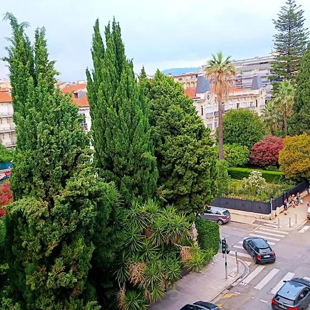 Spacious T2 Near The Historic Sites Of Apartment