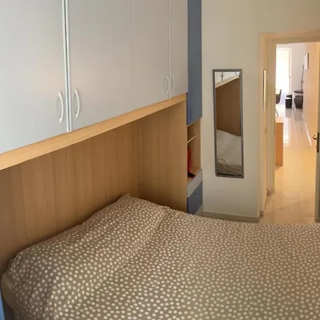 Apartment Deloye Fshh